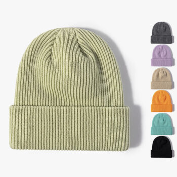 Wholesale Unisex Winter Warm 100% Acrylic Blank Plain Knitted Beanie Cap Hat with Custom Logo Embroidery Label Desig